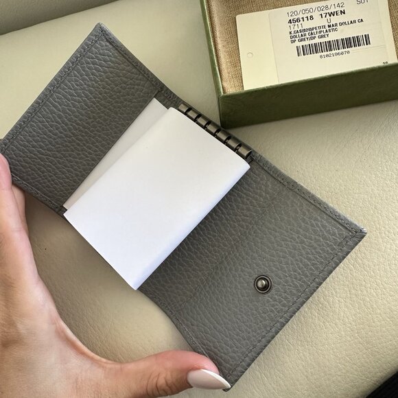 NEW GUCCI Pebbled Calfskin Enamel Monochrome GG Marmont 6 Key Holder Deep Grey - Picture 6 of 10